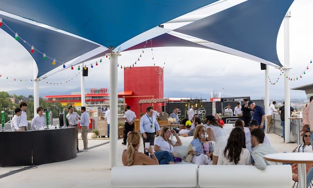 Pitlane Lounge